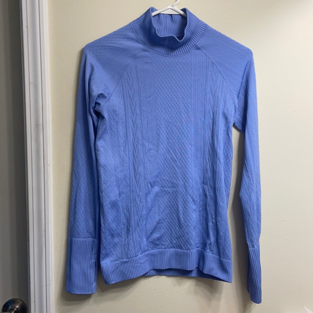 Lululemon athletica long sleeve turtle neck thumb hole thermal